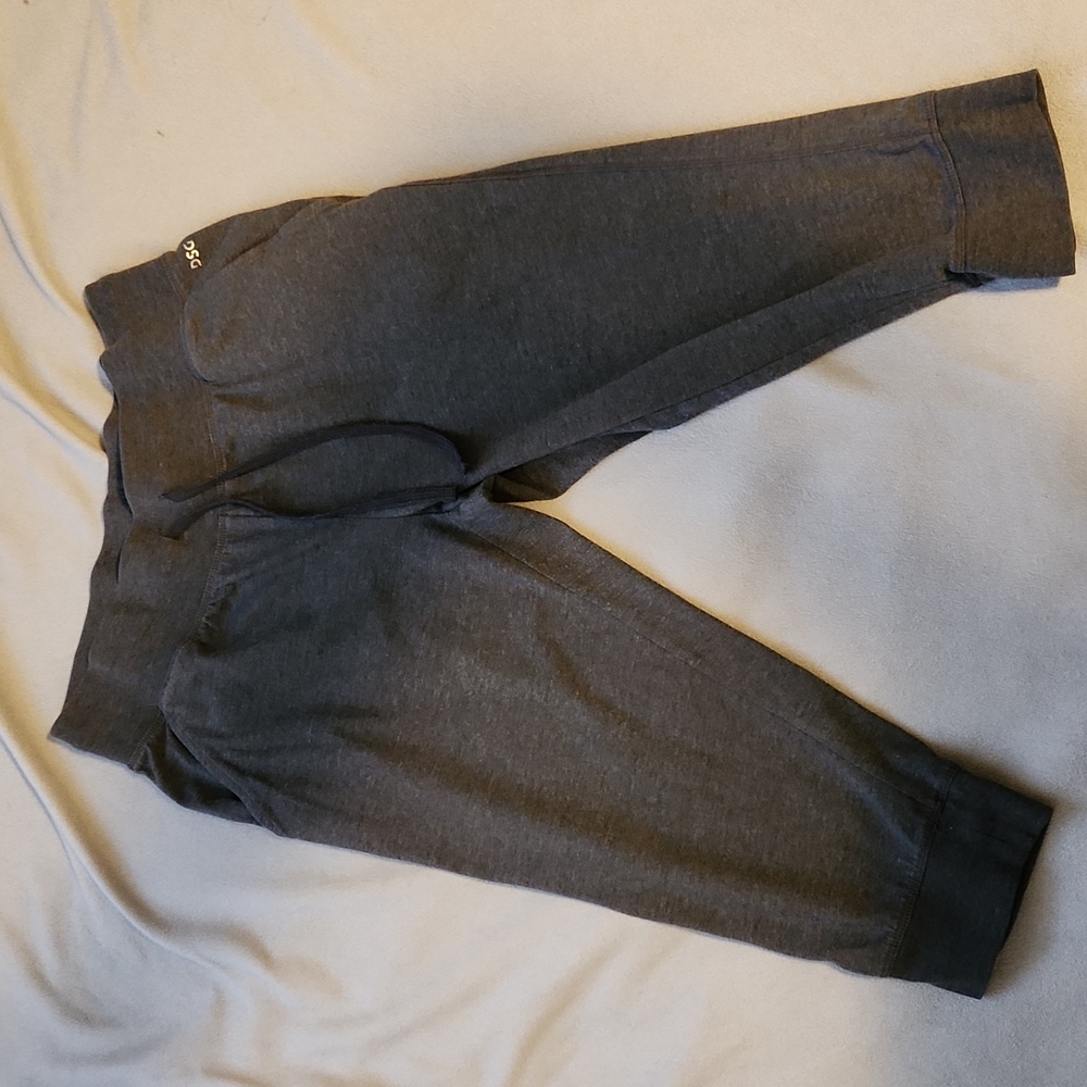 DSG medium capri joggers